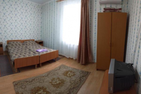 On Divnomorskaya Guest House
